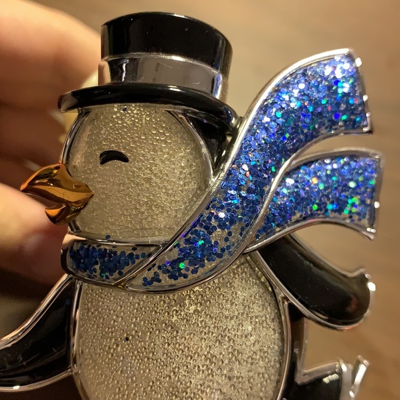 Bath and Body Works Skating Penguin Wallflower - Picture 5 of 5